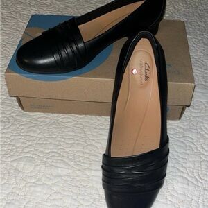 Women’s Clarks Size 8N “Un Blush Vibe” Black Leather